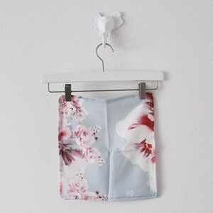 NWT HANDMADE Floral Pocket Square Made by Me #12 L894